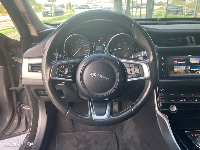 Jaguar XF Sportbrake 20d Aut. Prestige - 14