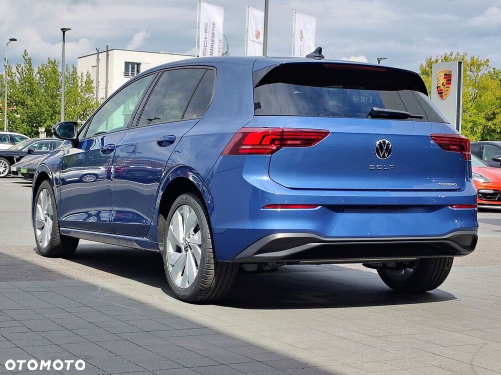 Volkswagen Golf - 4