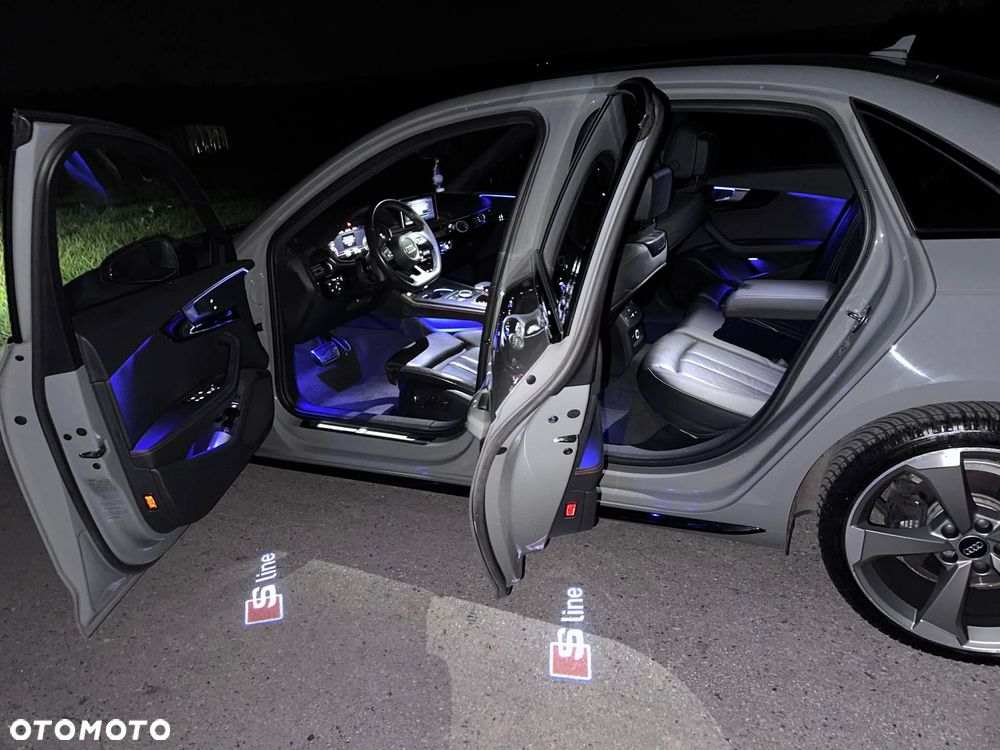 Audi A4 Limousine - 1