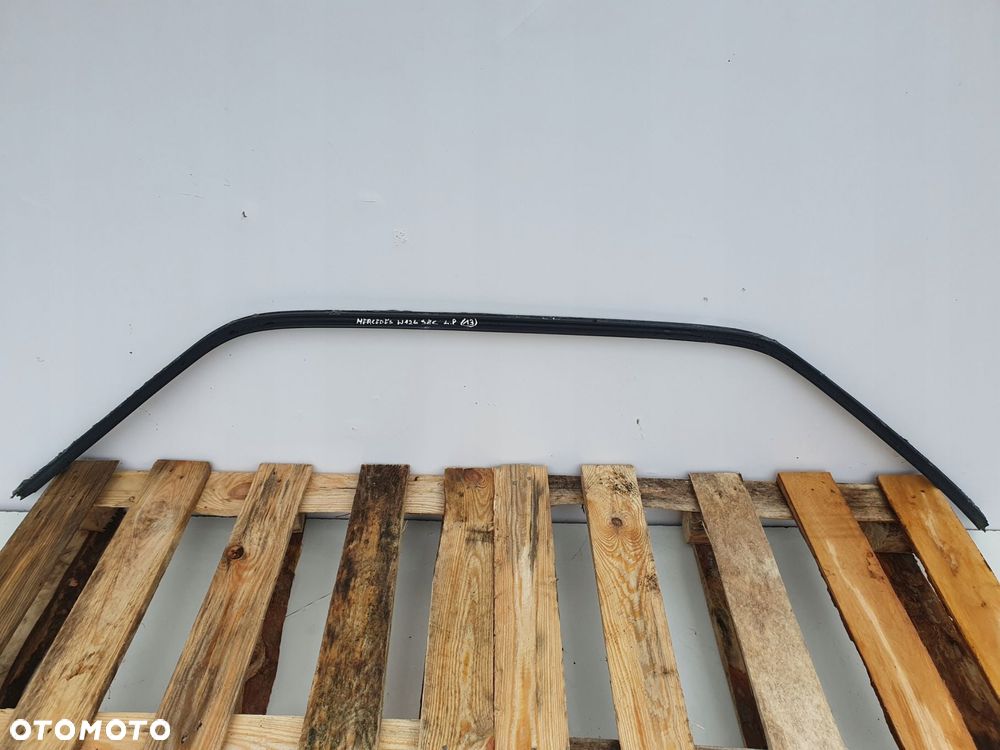 Mercedes W126 C126 SEC LISTWA SZYBY LEWA PRZEDNIA - 4