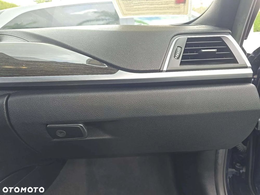 BMW Seria 3 330i GPF Luxury Line sport - 8