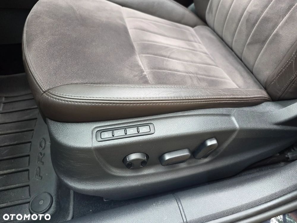 Skoda Octavia 2.0 TDI DSG L&K - 13