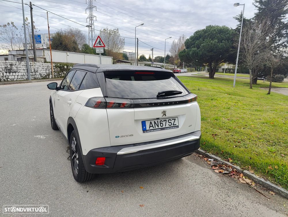 Peugeot e-2008 50 kWh GT - 4