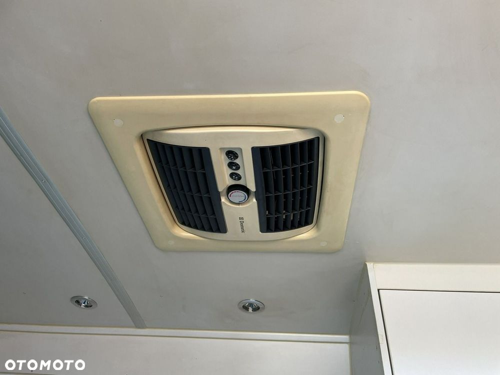 Mercedes-Benz Sprinter - 20