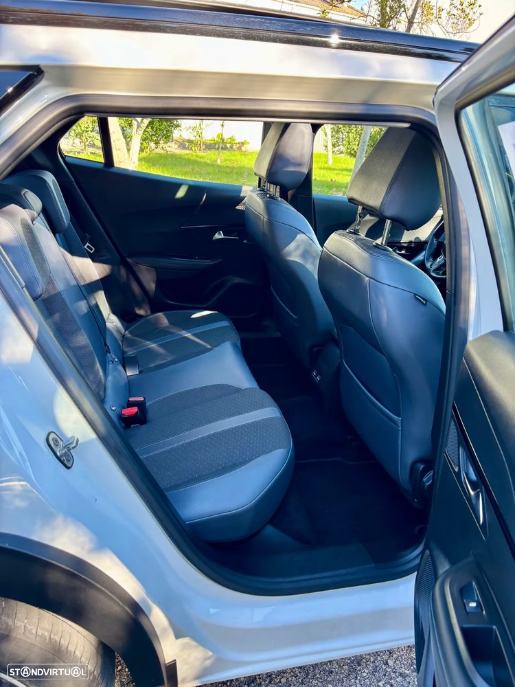 Peugeot 2008 BlueHDi 130 EAT8 Allure Pack - 3