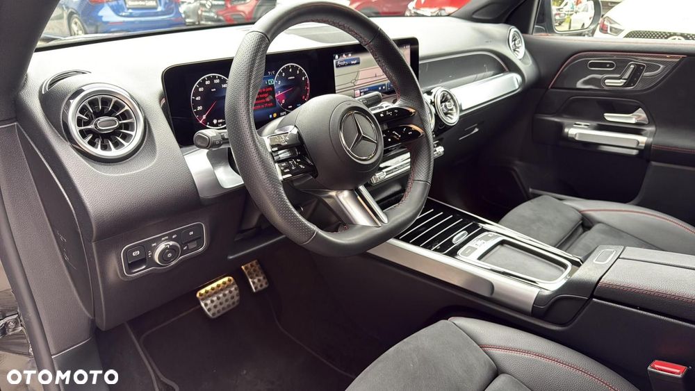 Mercedes-Benz GLB - 11