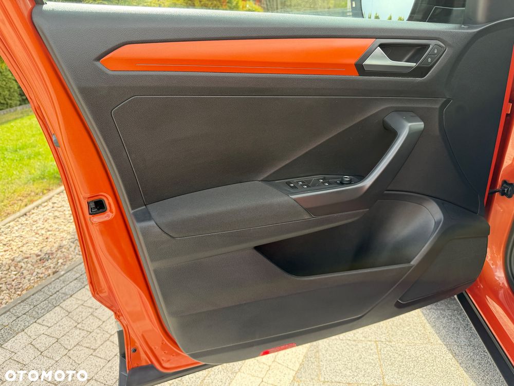 Volkswagen T-Roc - 18