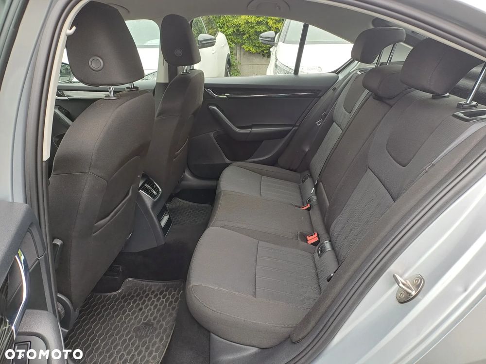 Skoda Octavia 1.8 TSI DSG Ambition - 12