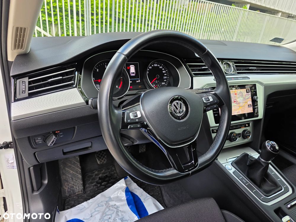 Volkswagen Passat 2.0 TDI SCR Comfortline - 7