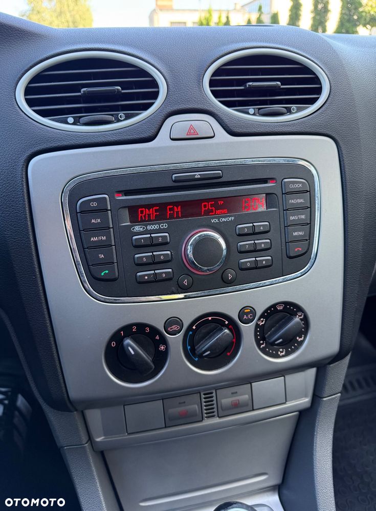 Ford Focus 1.6 Ambiente - 14