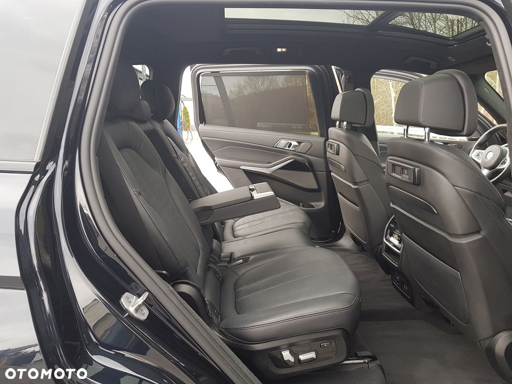 BMW X7 - 29