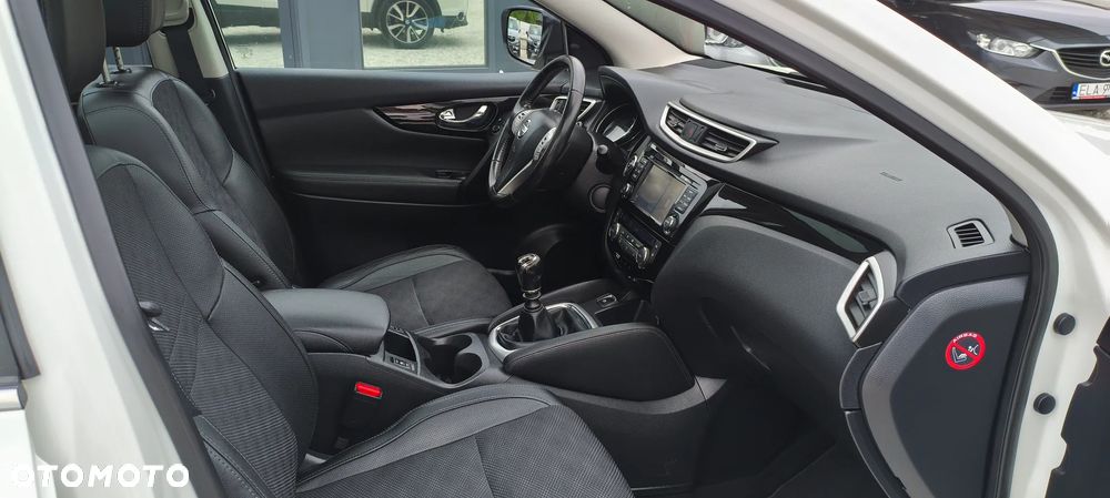 Nissan Qashqai 1.6 DIG-T Tekna - 23