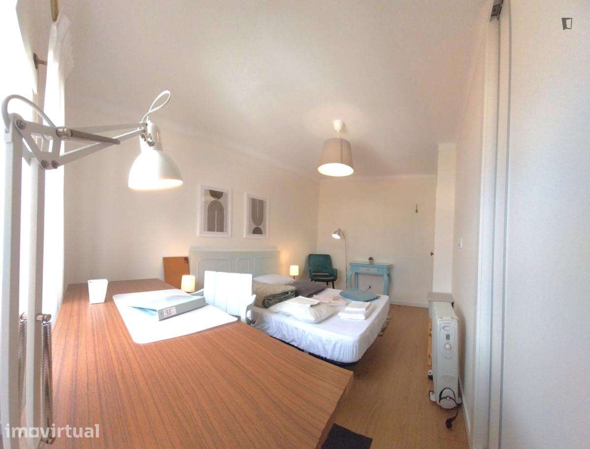 Quarto - localizado em Montes Claros Coimbra - Grande imagem: 5/13