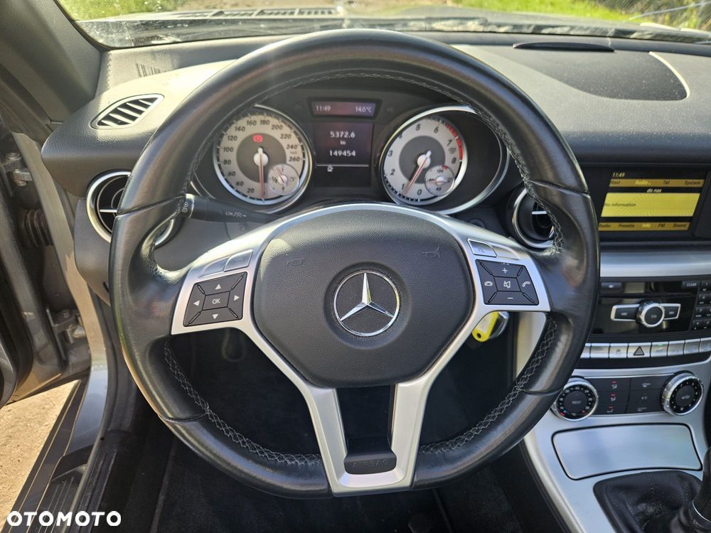 Mercedes-Benz SLK 200 CGI - 21