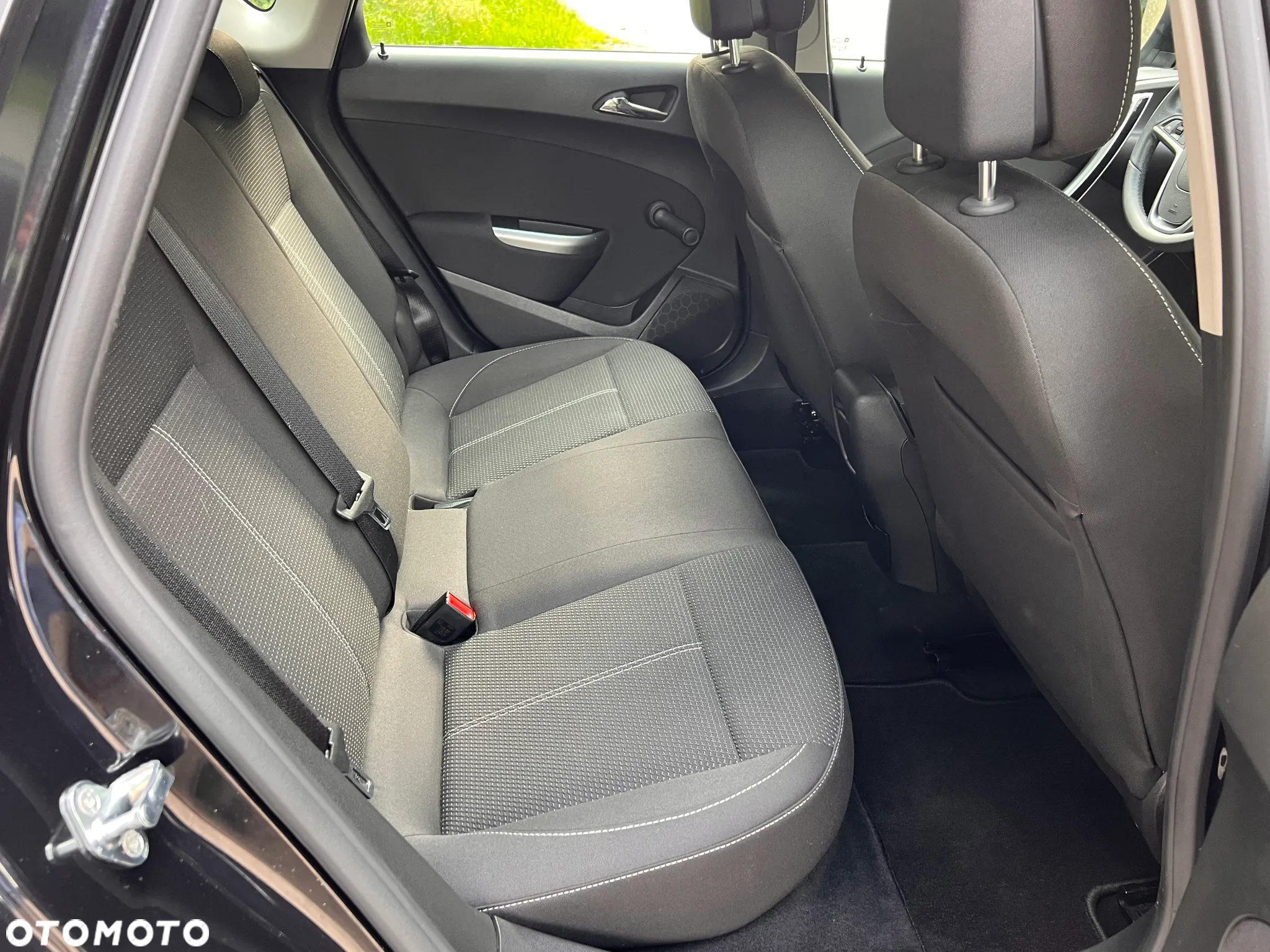 Opel Astra IV 1.4 T Sport - 24