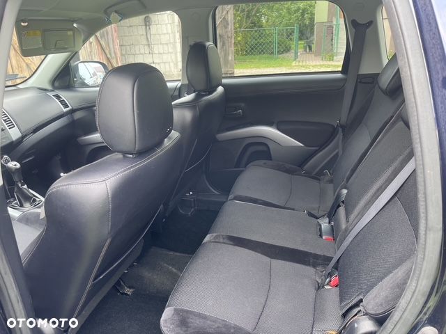 Mitsubishi Outlander 2.0 2WD Inform - 17