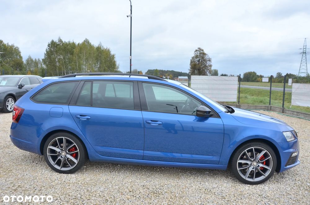 Skoda Octavia Combi 2.0 TDI DSG RS - 17