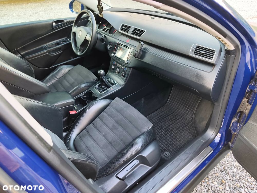 Volkswagen Passat 2.0 TDI Highline - 13