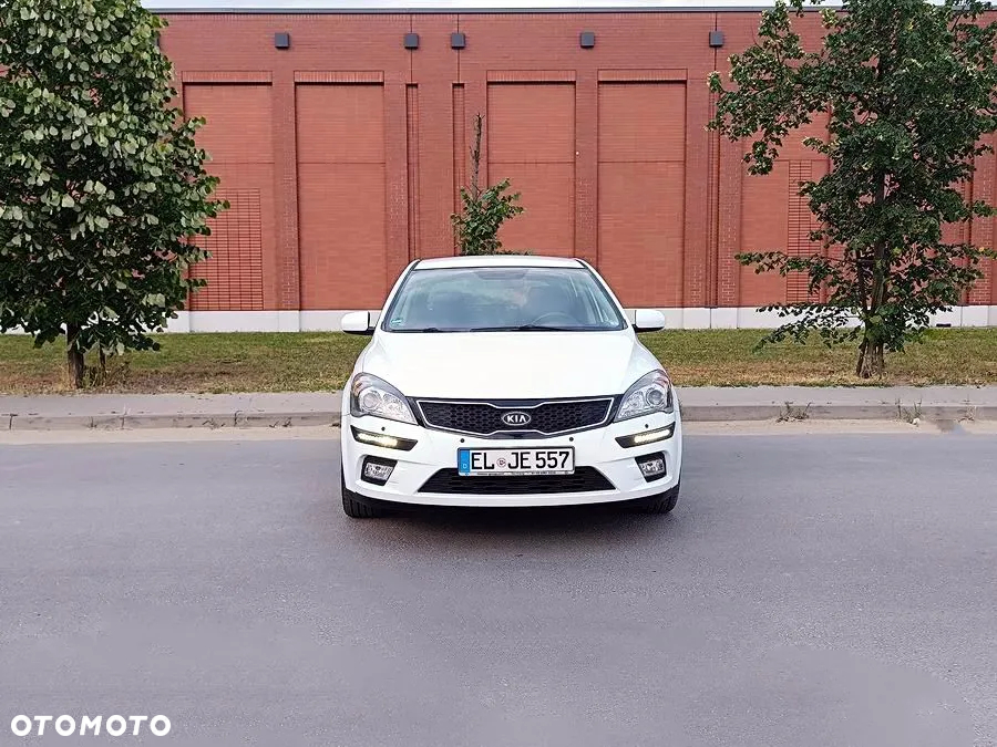 Kia Ceed 1.4 CVVT SW Dream-Team Edition - 7