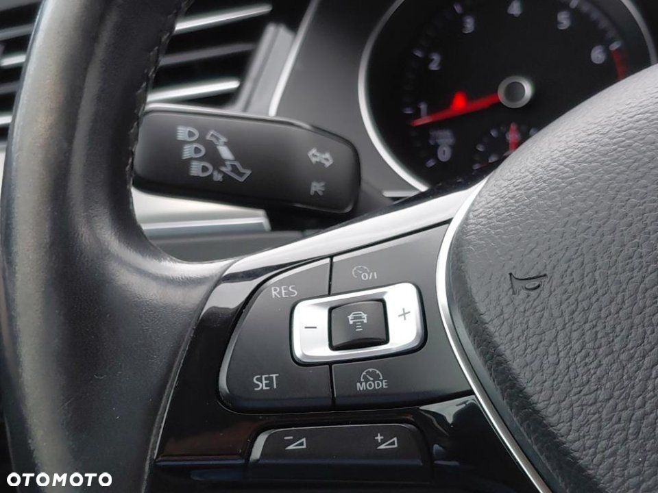 Volkswagen Passat - 22