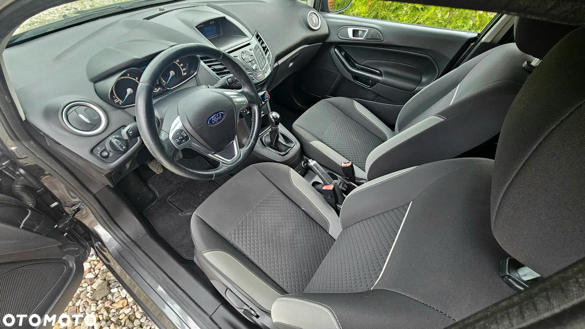 Ford Fiesta 1.0 Champions Edition - 8
