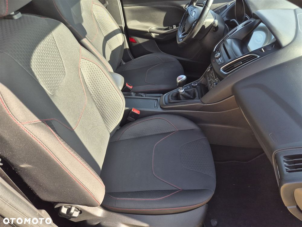 Ford Focus 2.0 TDCi ST-Line ASS - 8