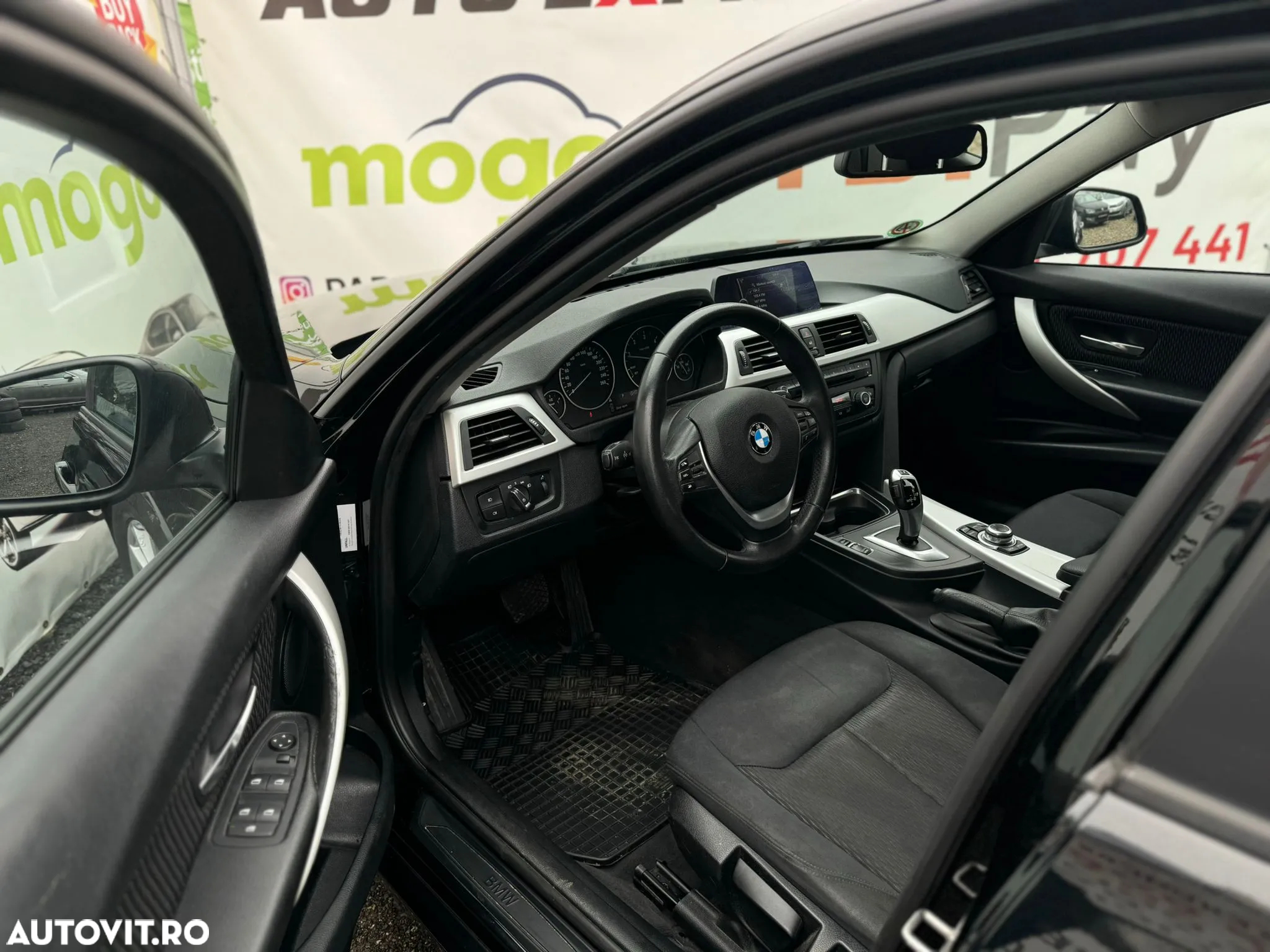 BMW Seria 3 320d DPF Touring Aut. - 24