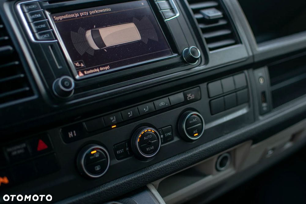 Volkswagen Caravelle - 34