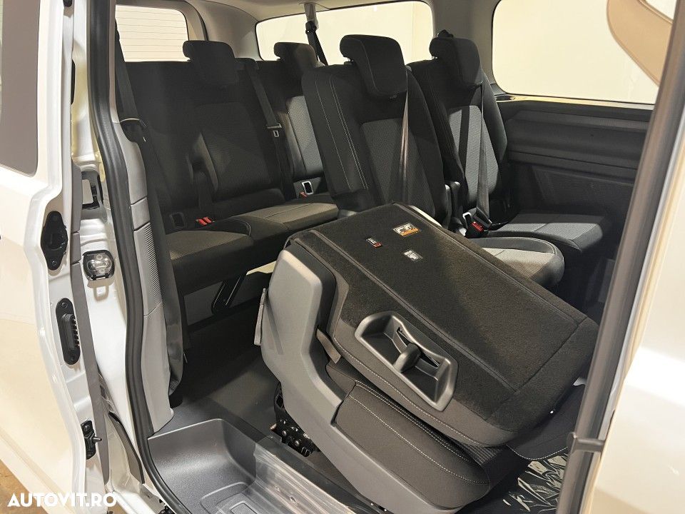 Volkswagen Caravelle - 7