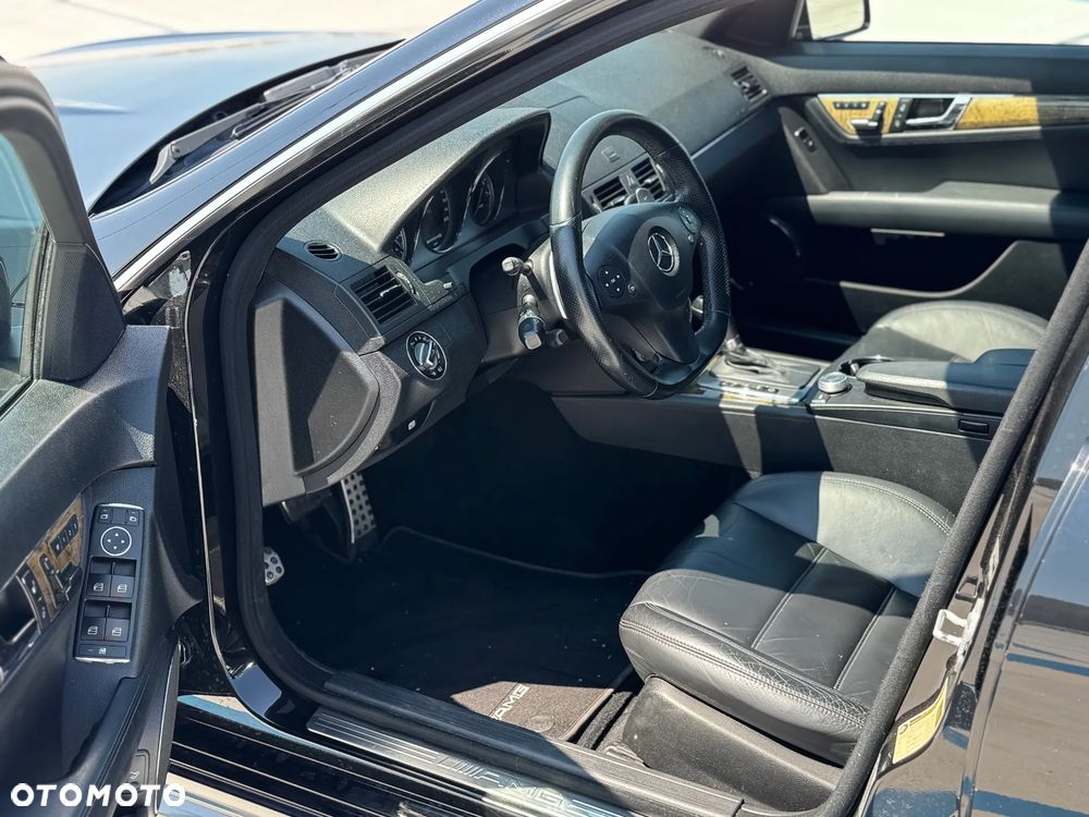 Mercedes-Benz Klasa C 63 AMG - 11
