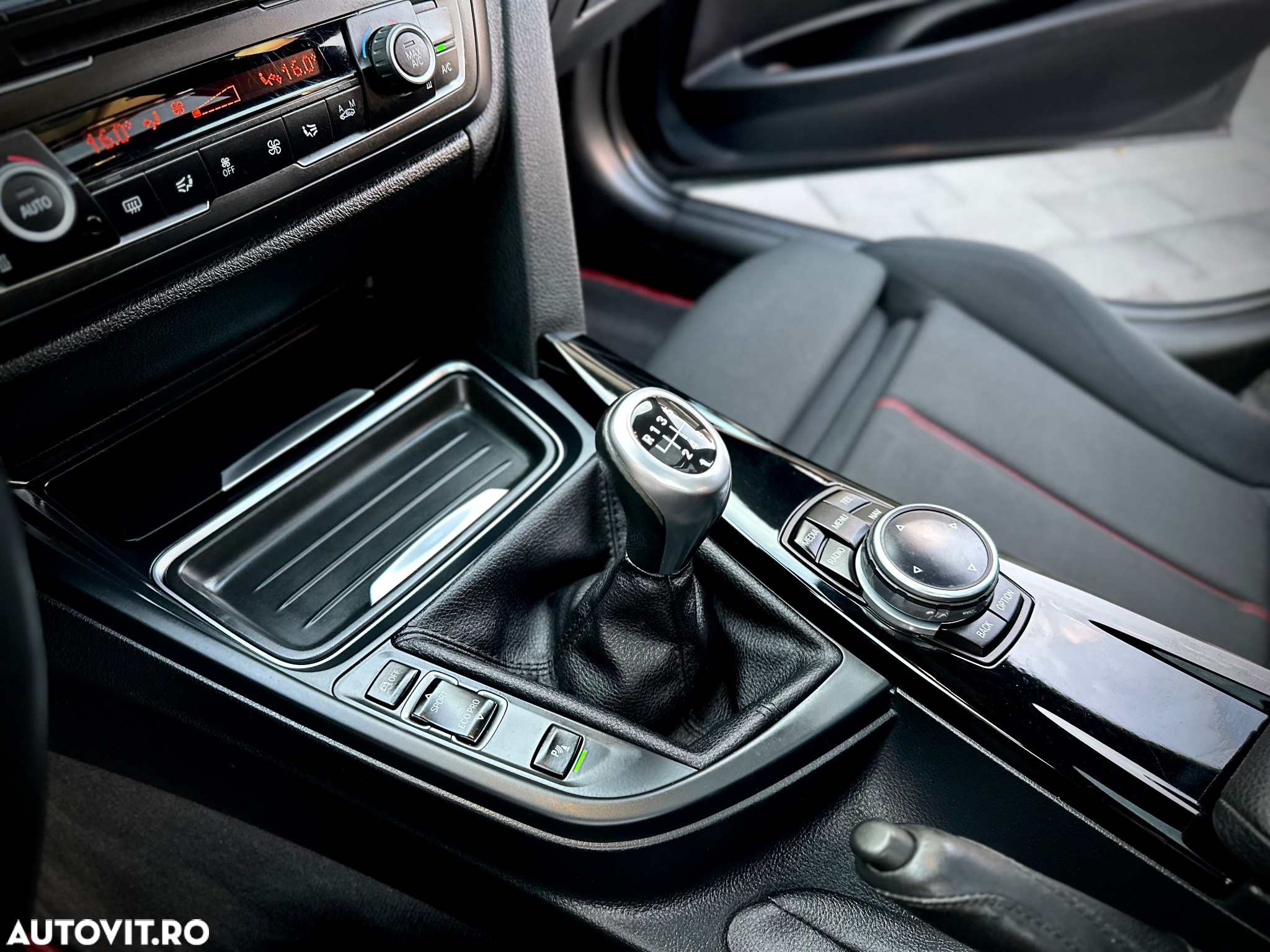 BMW Seria 3 320d Sport Line - 27