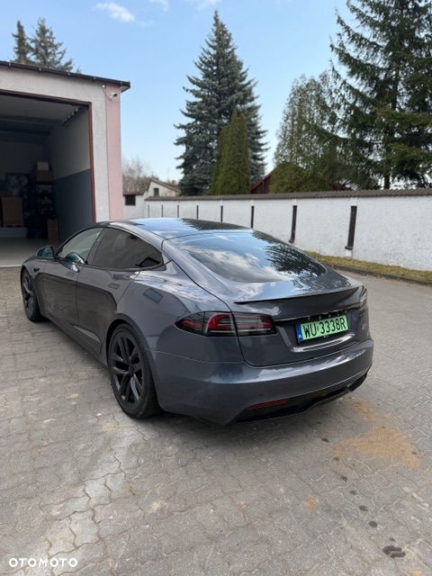 Tesla Model S - 4