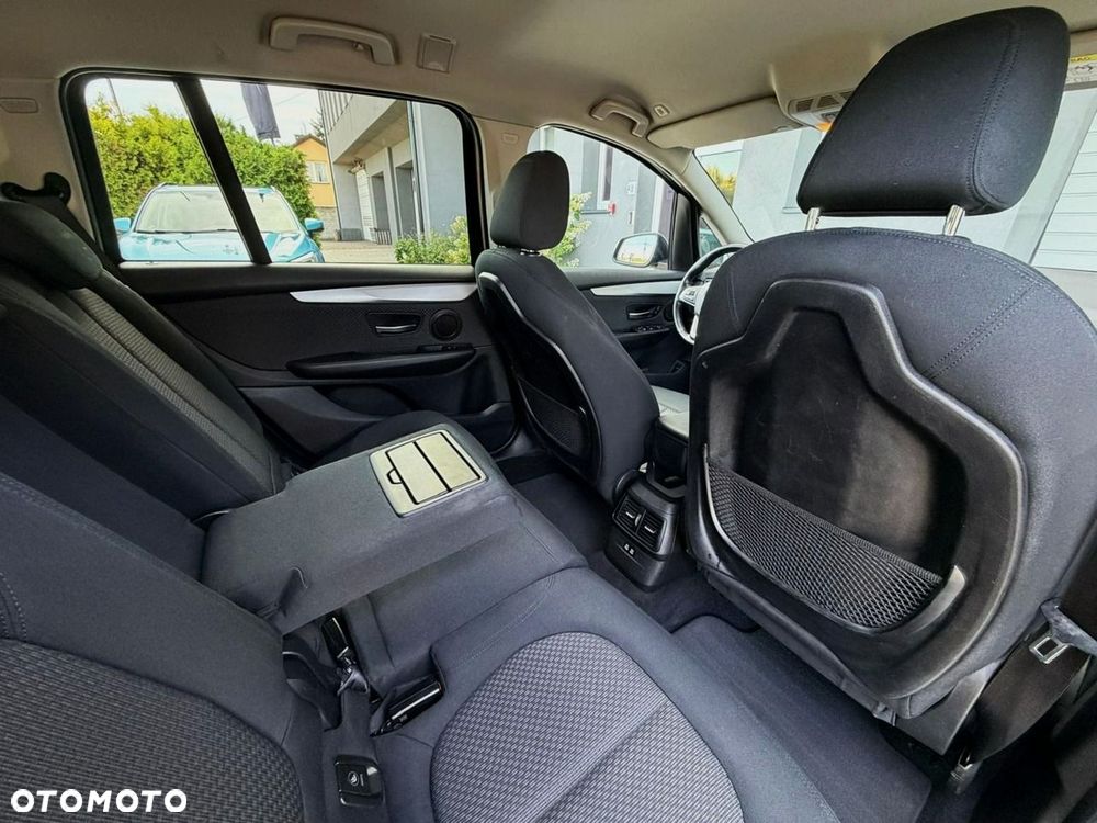 BMW Seria 2 218d xDrive Advantage - 12