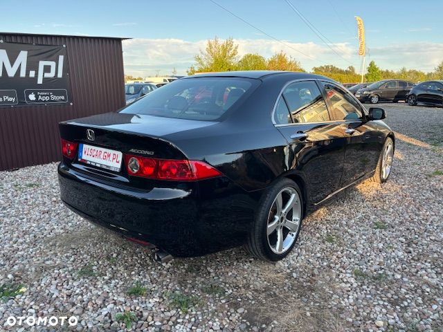 Honda Accord 2.0 Executive - 11