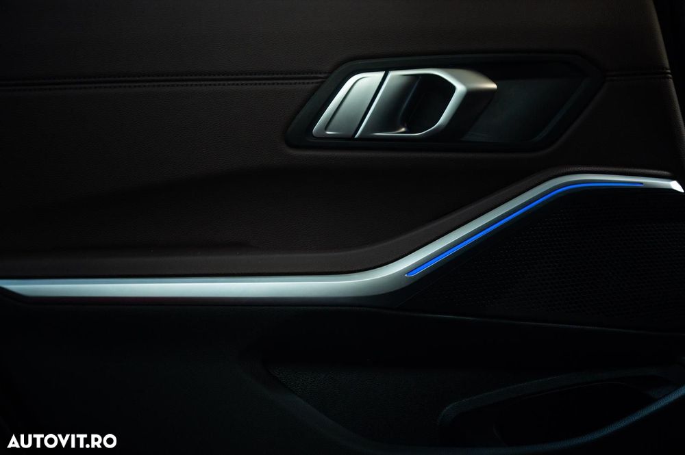 BMW Seria 3 320d xDrive AT Luxury Line - 23