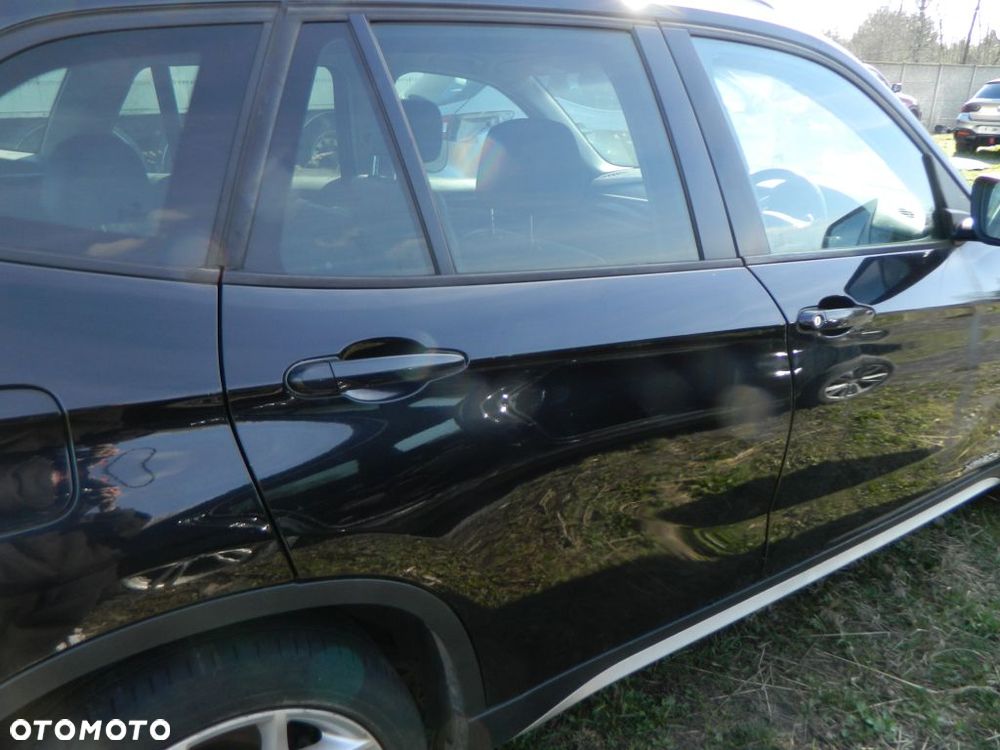 BMW X1 E84 LCI 2013 Black Sapphire Metallic 475 NA CZĘŚCI - 29