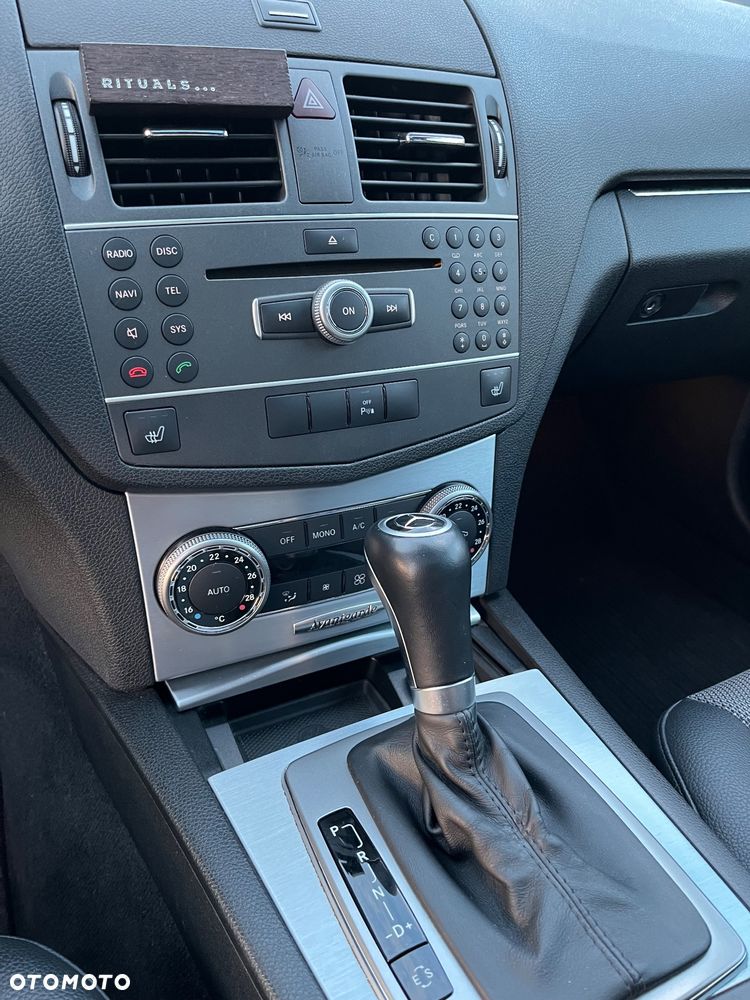 Mercedes-Benz Klasa C 180 CGI Automatik BlueEFFICIENCY Avantgarde - 11