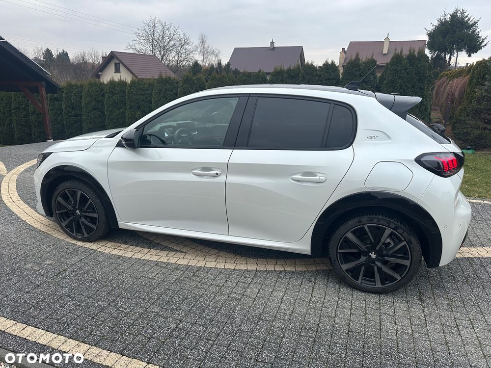 Peugeot 208 PureTech 130 EAT8 GT Pack - 11