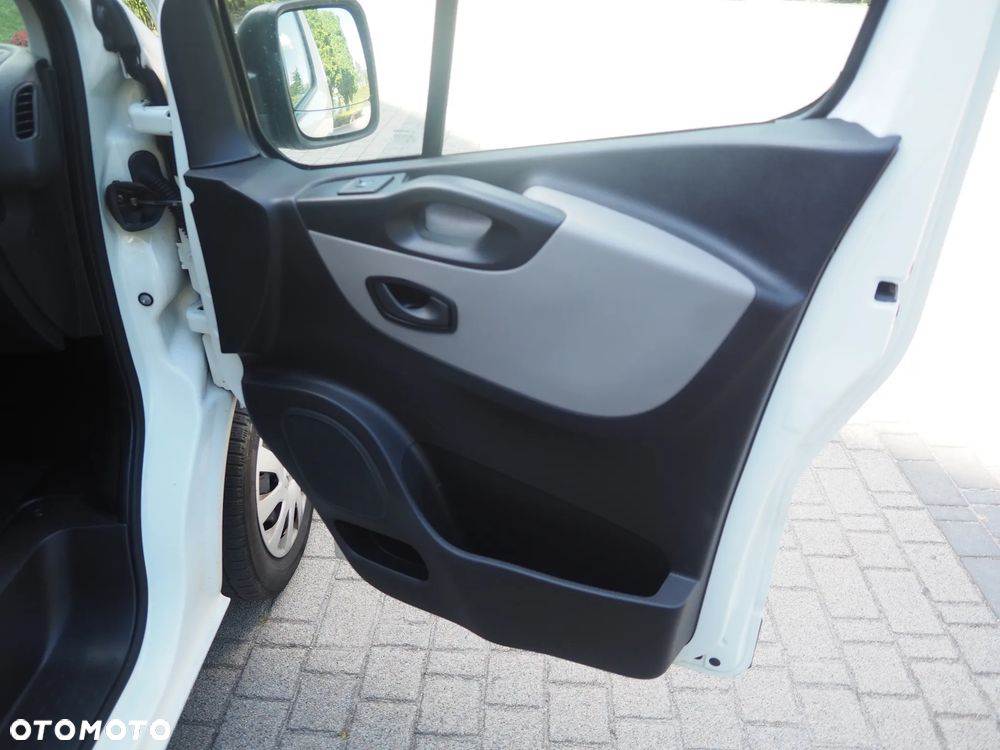 Renault trafic - 12