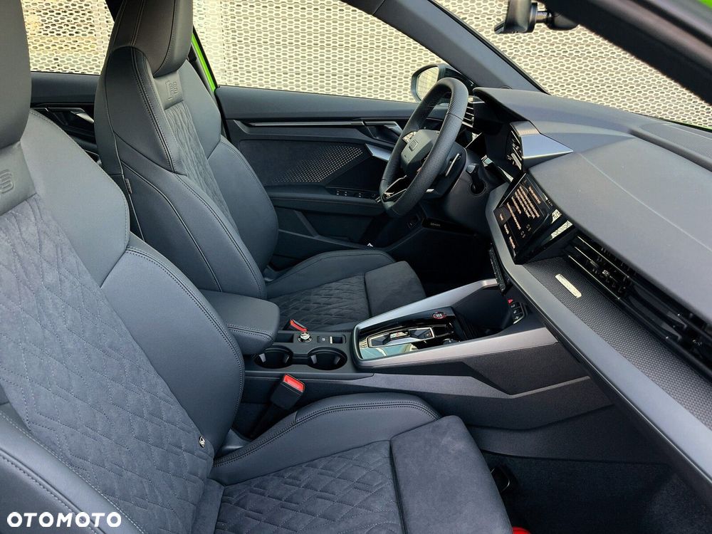 Audi RS3 Limousine - 21