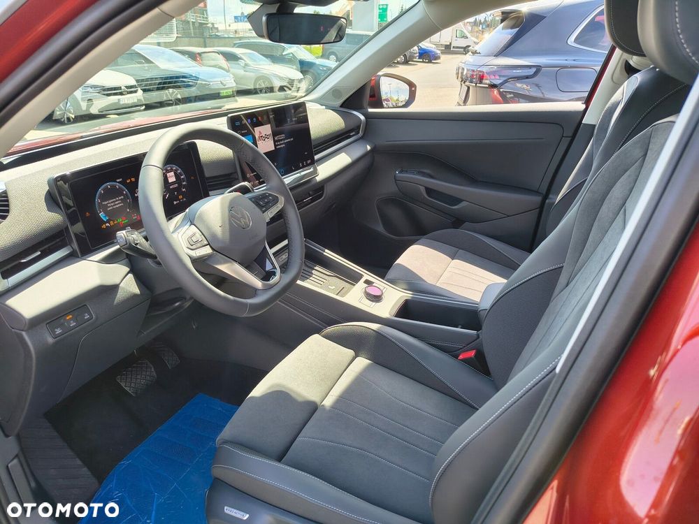 Volkswagen T-Roc - 19