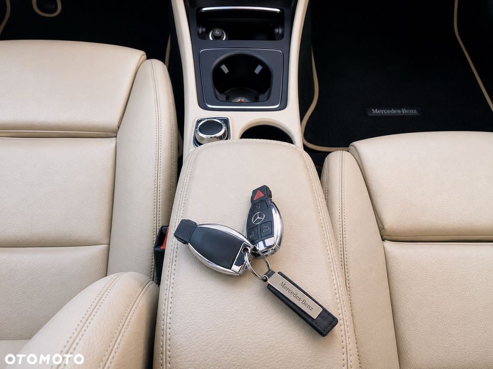 Mercedes-Benz CLA 250 4-Matic AMG Line - 25