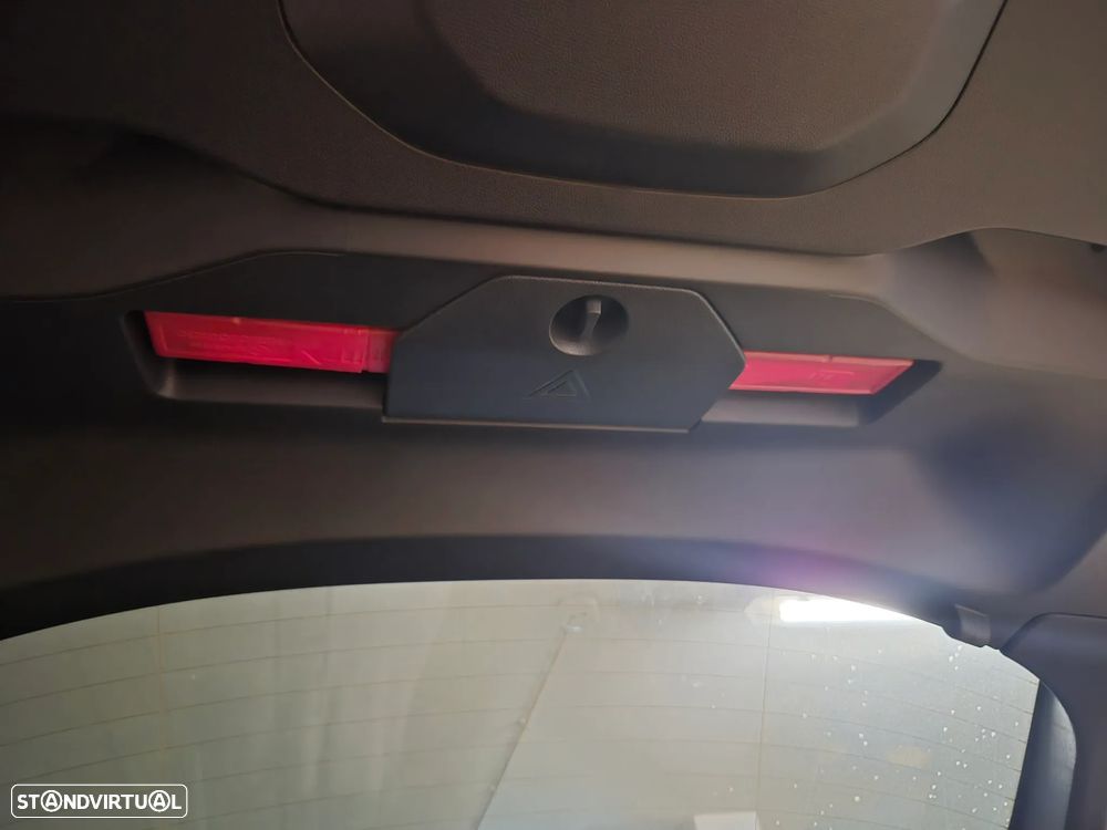 Peugeot 2008 1.2 Hybrid Allure e-DCS6 - 12