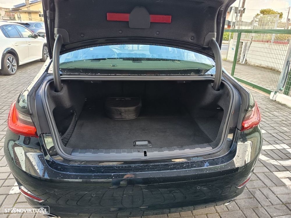 BMW 330 e Corporate Edition Auto - 16