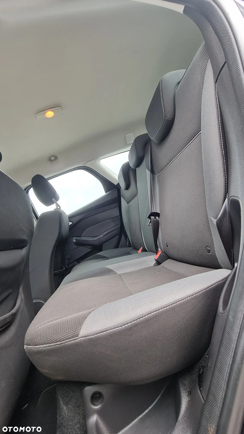 Ford Focus 1.6 Edition - 19