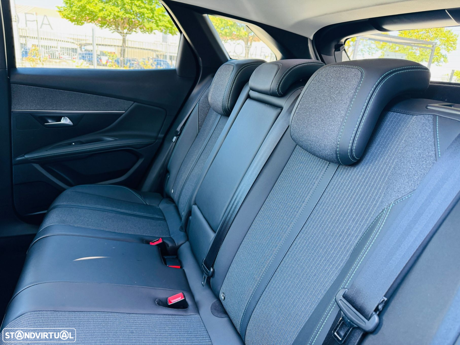 Peugeot 3008 1.5 BlueHDi Allure EAT8 - 27