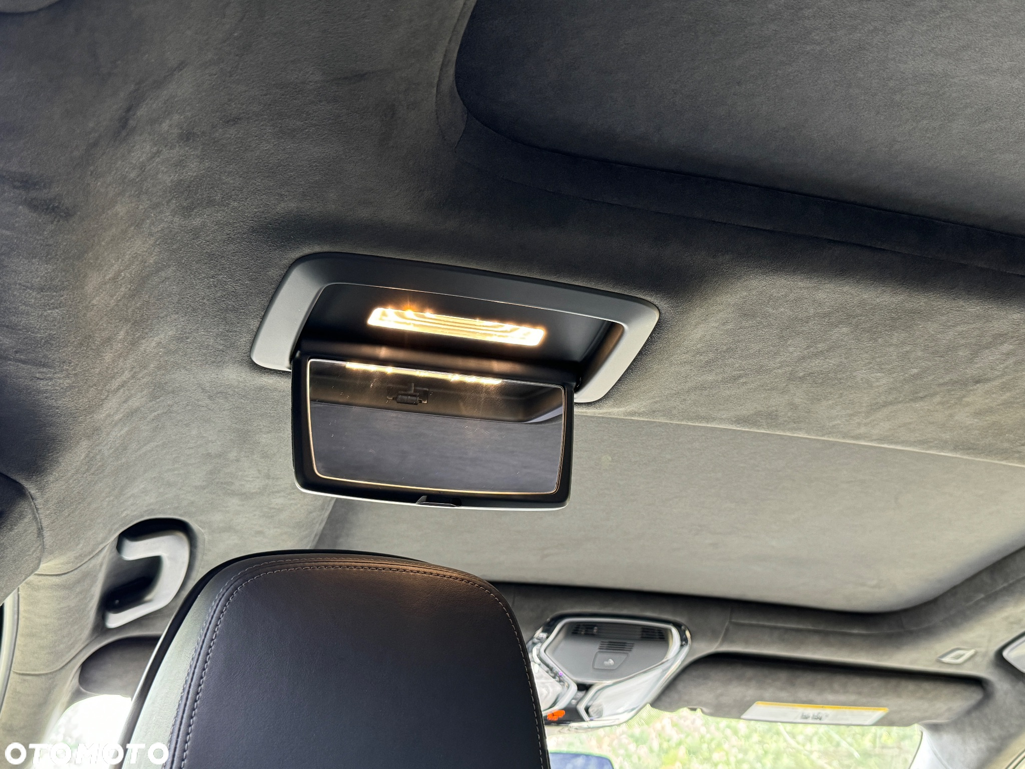 BMW Seria 7 750Li - 27