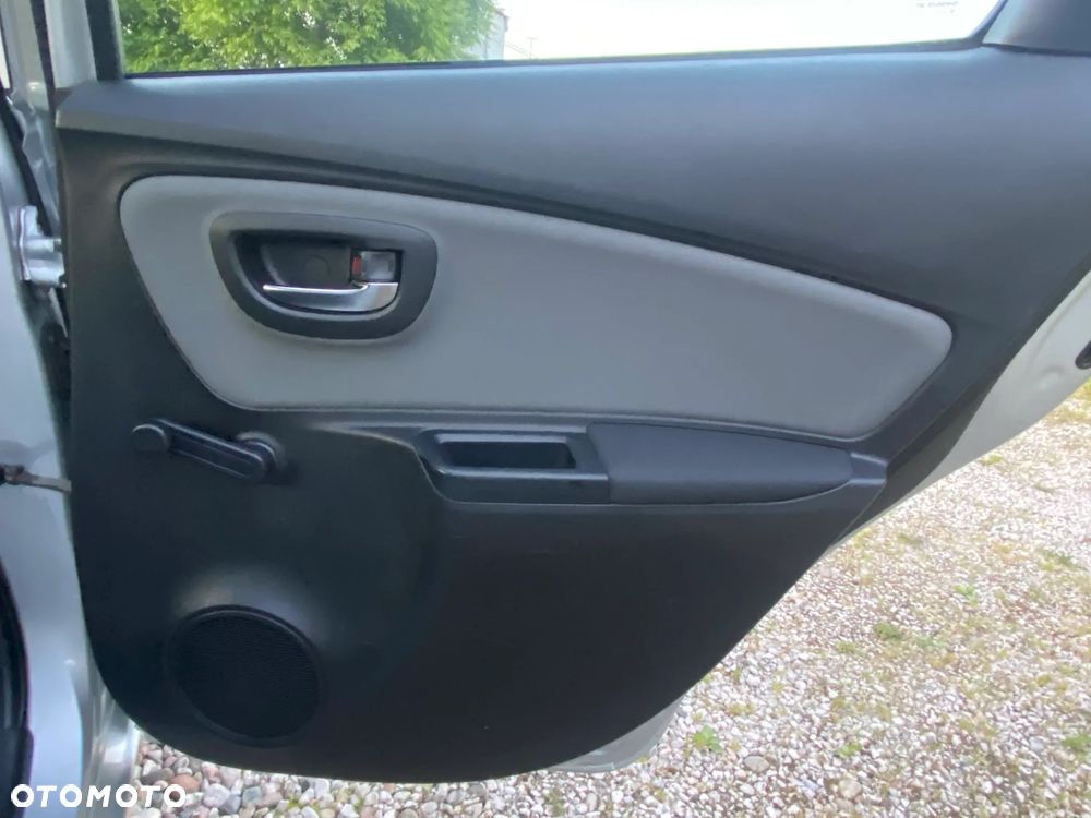 Toyota Yaris - 40