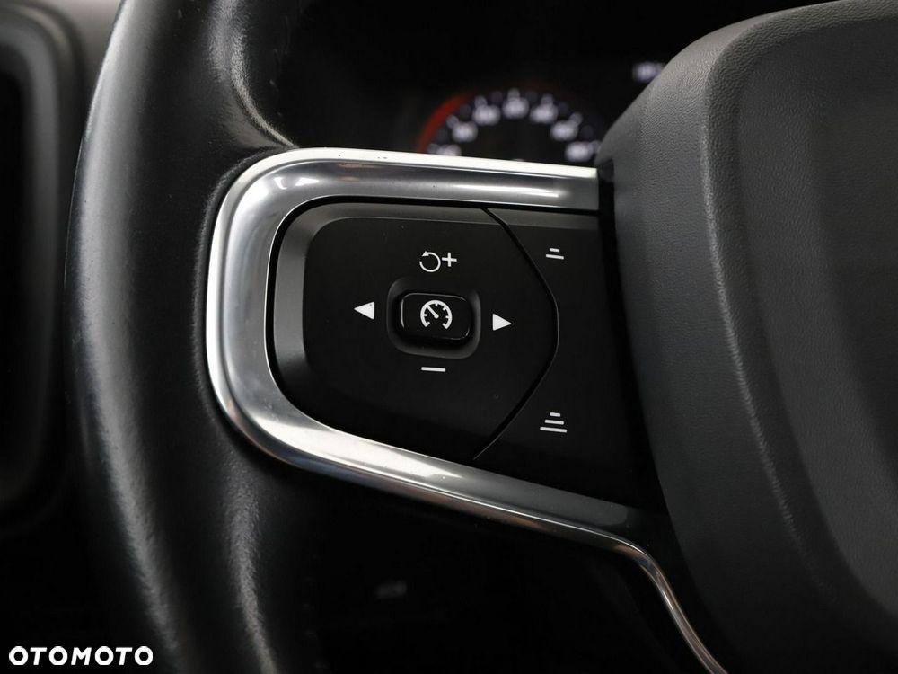 Volvo XC 40 D3 SCR Momentum Core - 33