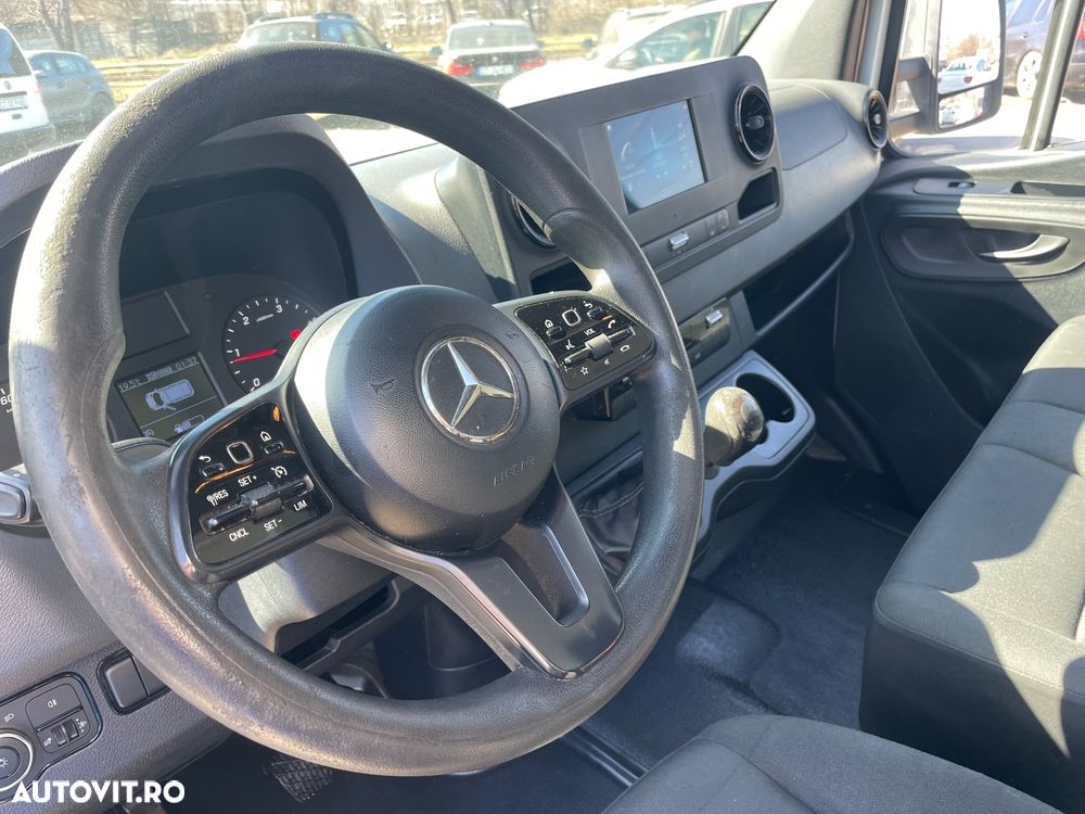 Mercedes-Benz Sprinter - 15